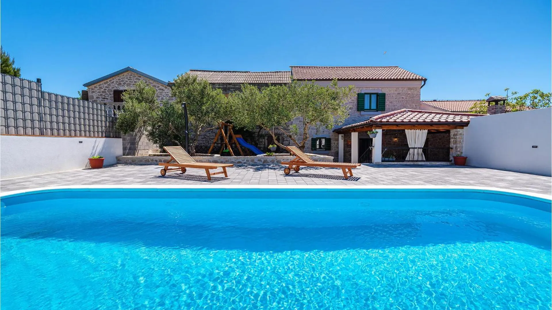 Cozy Home In Drage With Jacuzzi